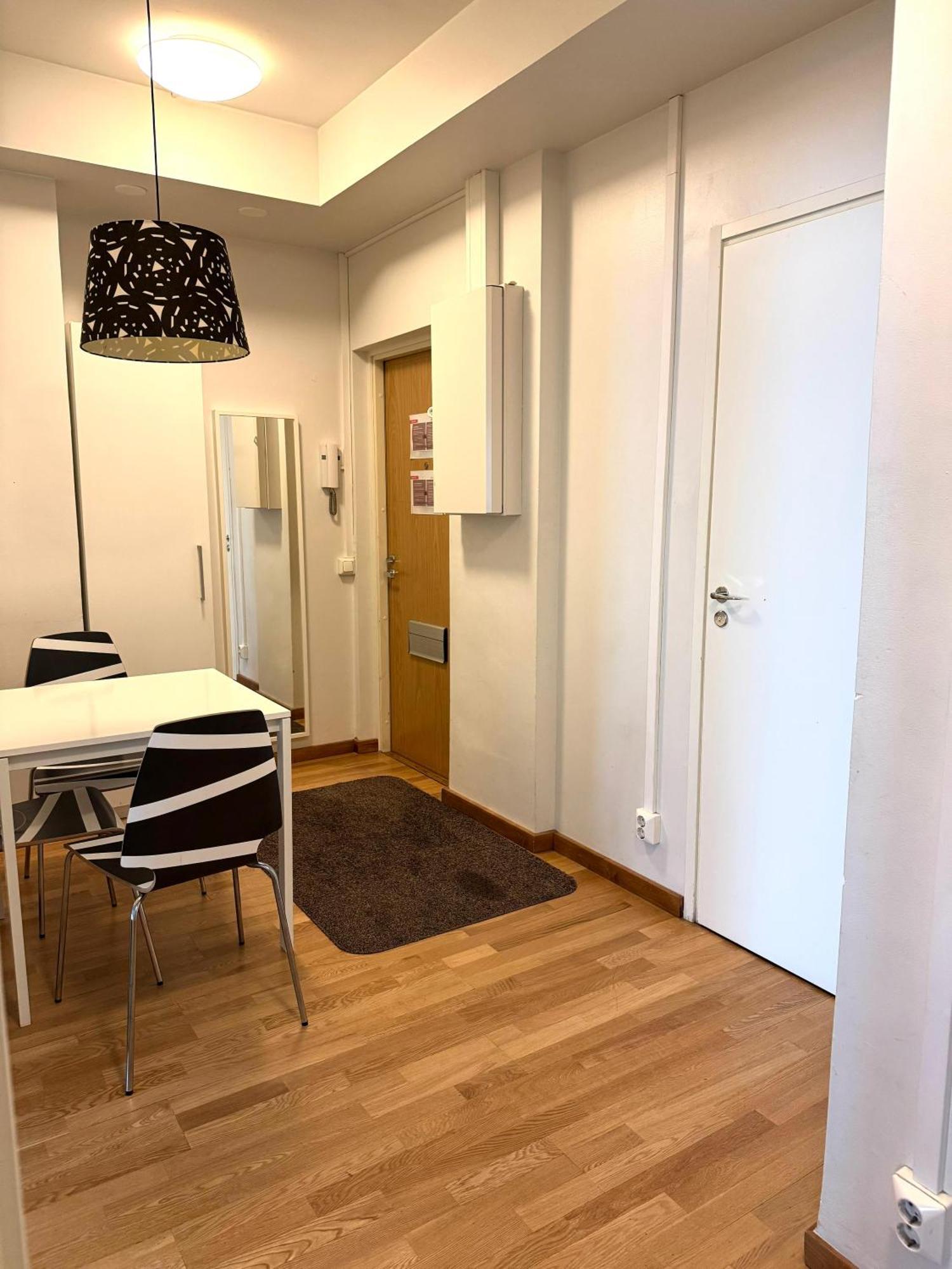 Kotimaailma Apartments Kamppi - 2Br In The City Center With Code Lock Helsinki Zewnętrze zdjęcie